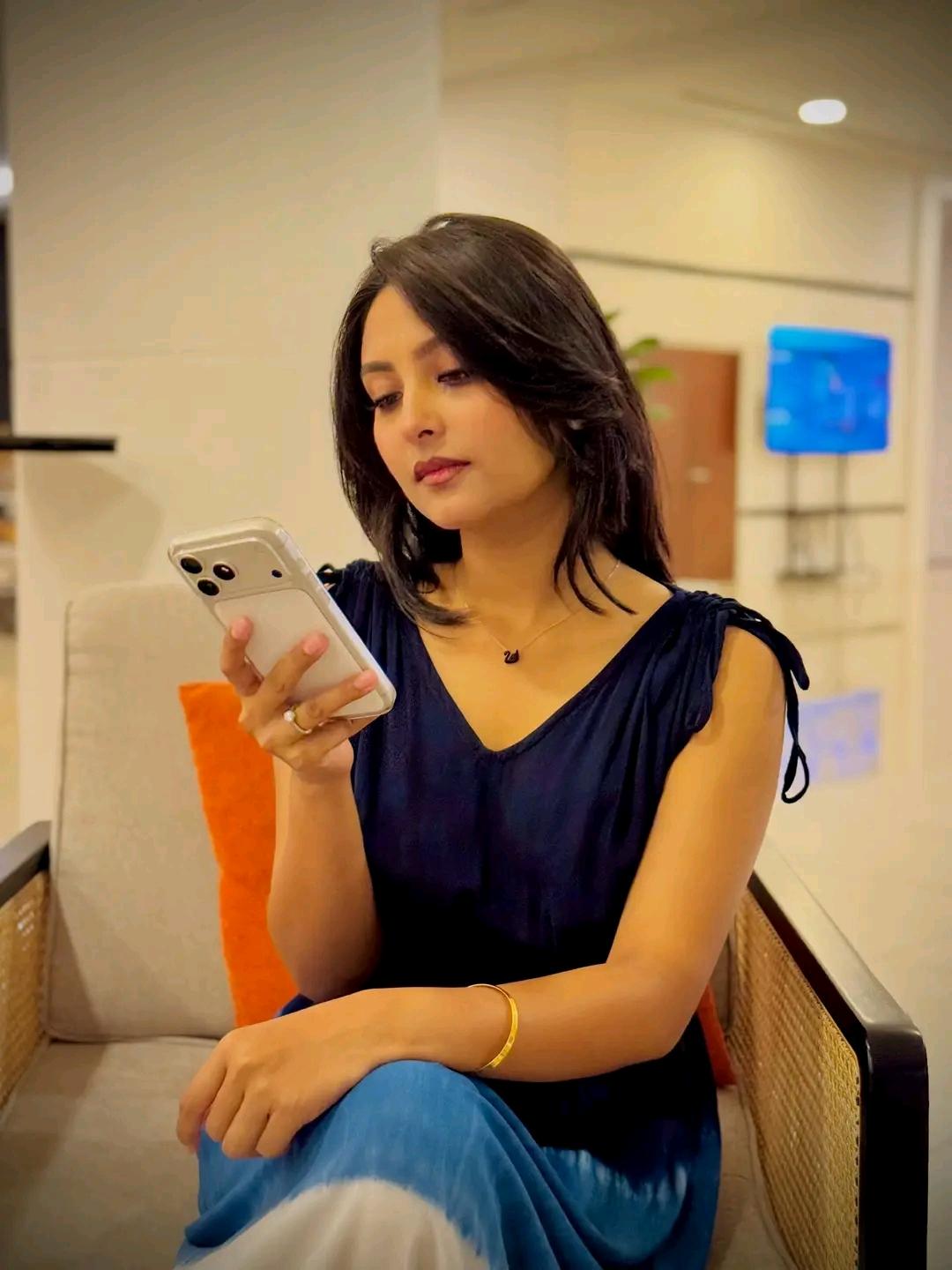 যখন নিজেকে আবেগী মায়া মনে হয়।হাসিটা কেমন লাগে তোমার গো? (4 of 4)