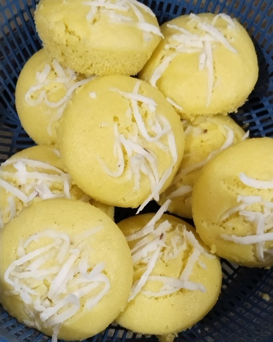 This is Taler Pitha. It is a favorite delicacy among many Bengalis. Almost everyone knows about the sweet aroma of ripe palm fruit and piping hot Taler Pithas, especially during the months of Bhadra and Ashwin. Anyone who has tasted it once can never forget it!