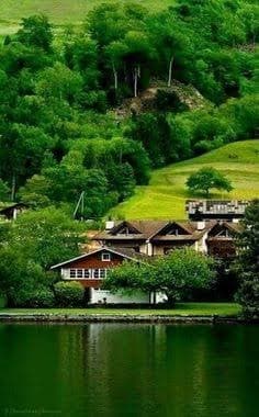zengin olduğumda böyle bir evde yaşamak istiyorum.
Sizlerden gerçekten bir LIKE bekliyorum. Teşekkürler