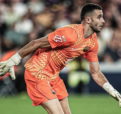 𝐁𝐑𝐄𝐀𝐊𝐈𝐍𝐆: Joan Garcia has a MENISCUS injury. He will be OUT for 3 WEEKS. [CatalunyaRadio]