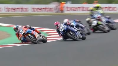 5月17日，在2026世界超级摩托车锦标赛（WSBK）捷克站WorldSSP组别第二回合正赛中，中国摩托车制造商“张雪机车”旗下的法国车手瓦伦丁·德比斯再度夺冠，继葡萄牙站后本赛季第二次实现单站两回合全胜，这也是该车手与“张雪机车”的赛季第五冠。