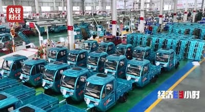 日常代步的电动两轮车、田间地头的电动三轮车，正掀起一股席卷全球的出海热潮，从东南亚、欧洲的街巷，火到南美乡村和北美农场。中国海关数据统计，2025年我国电动两轮车全年出口量超2670万辆、出口额达68.29亿美元，同比稳步攀升。