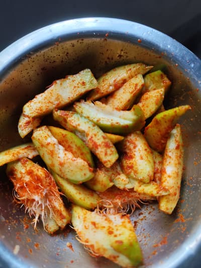 Spice Hog plum (আমরা ফল)
