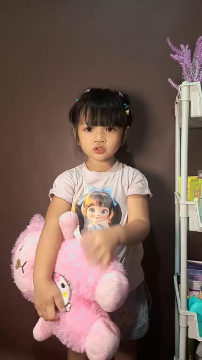 She’s not in the mood to dance right now. 🤣
Please follow and like. 😘