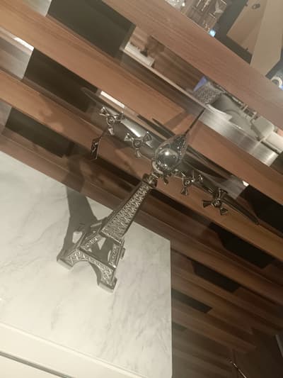 uçak eyfel kulesine çarptı :)